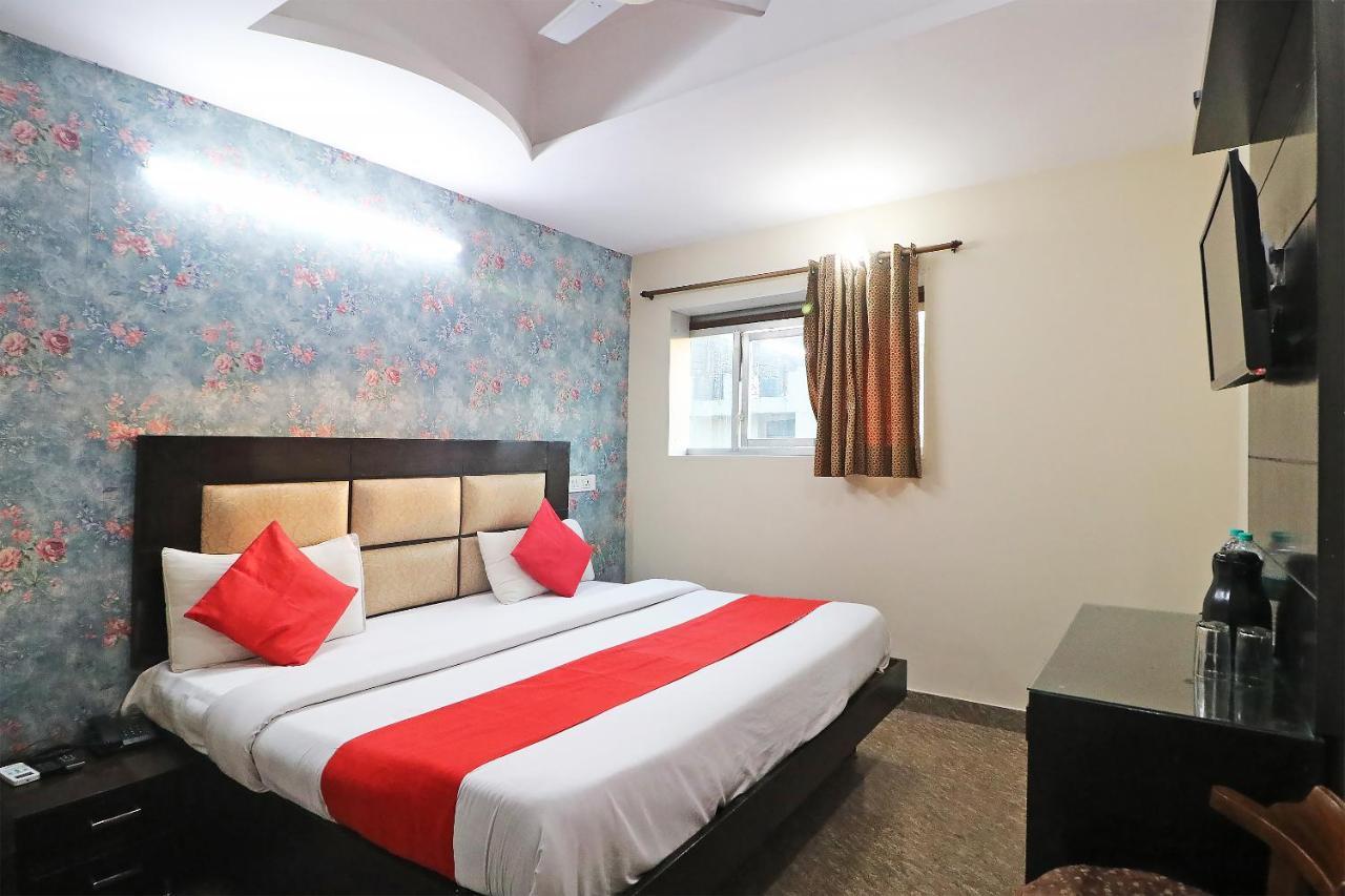 Hotel Westend Holiday Home 5 Mint From Nizamuddin Railway Station Нью-Делі Екстер'єр фото