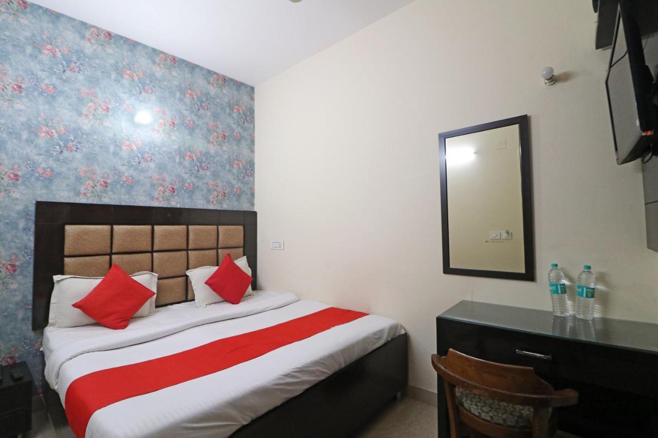 Hotel Westend Holiday Home 5 Mint From Nizamuddin Railway Station Нью-Делі Екстер'єр фото