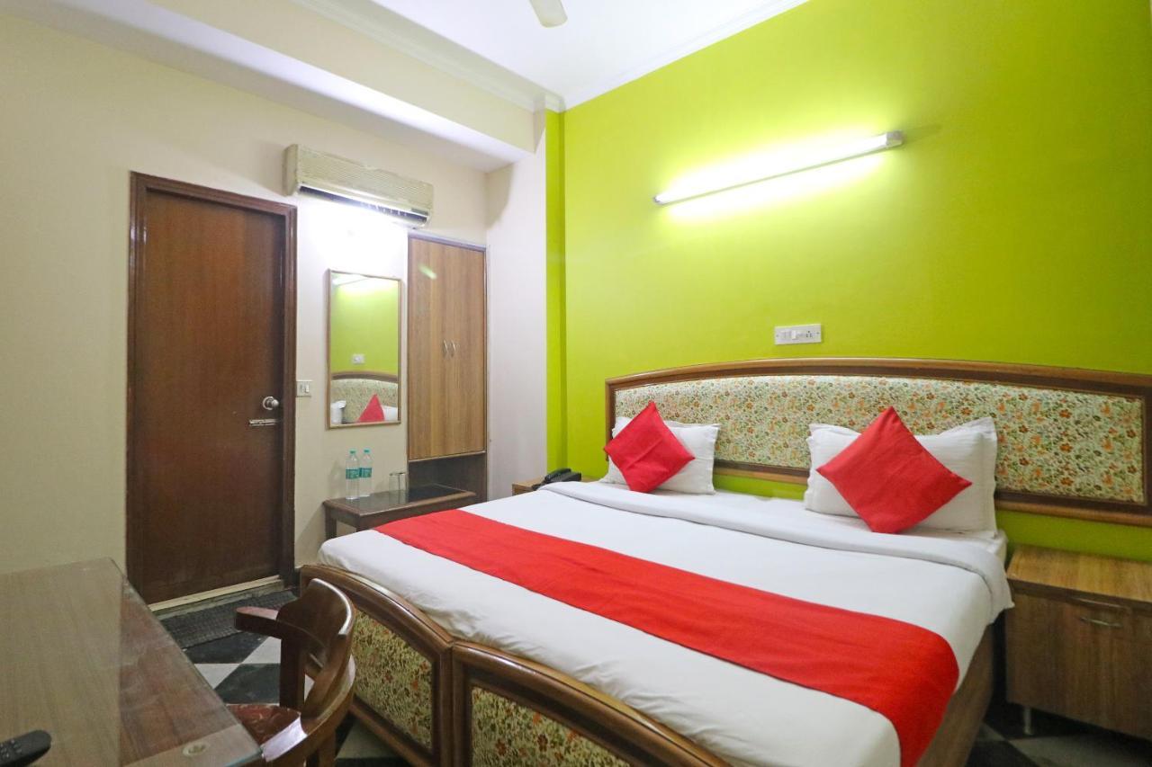 Hotel Westend Holiday Home 5 Mint From Nizamuddin Railway Station Нью-Делі Екстер'єр фото